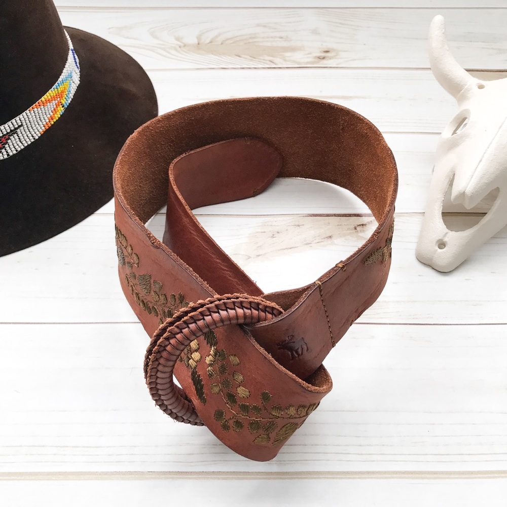 ABERCROMBIE & FITCH Vintage Leather Embroidered Belt